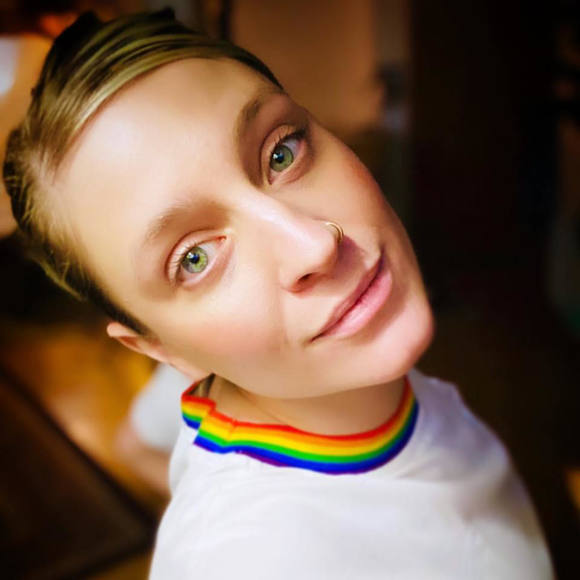 Meet your Posher, Sara - Picture 1 of 1